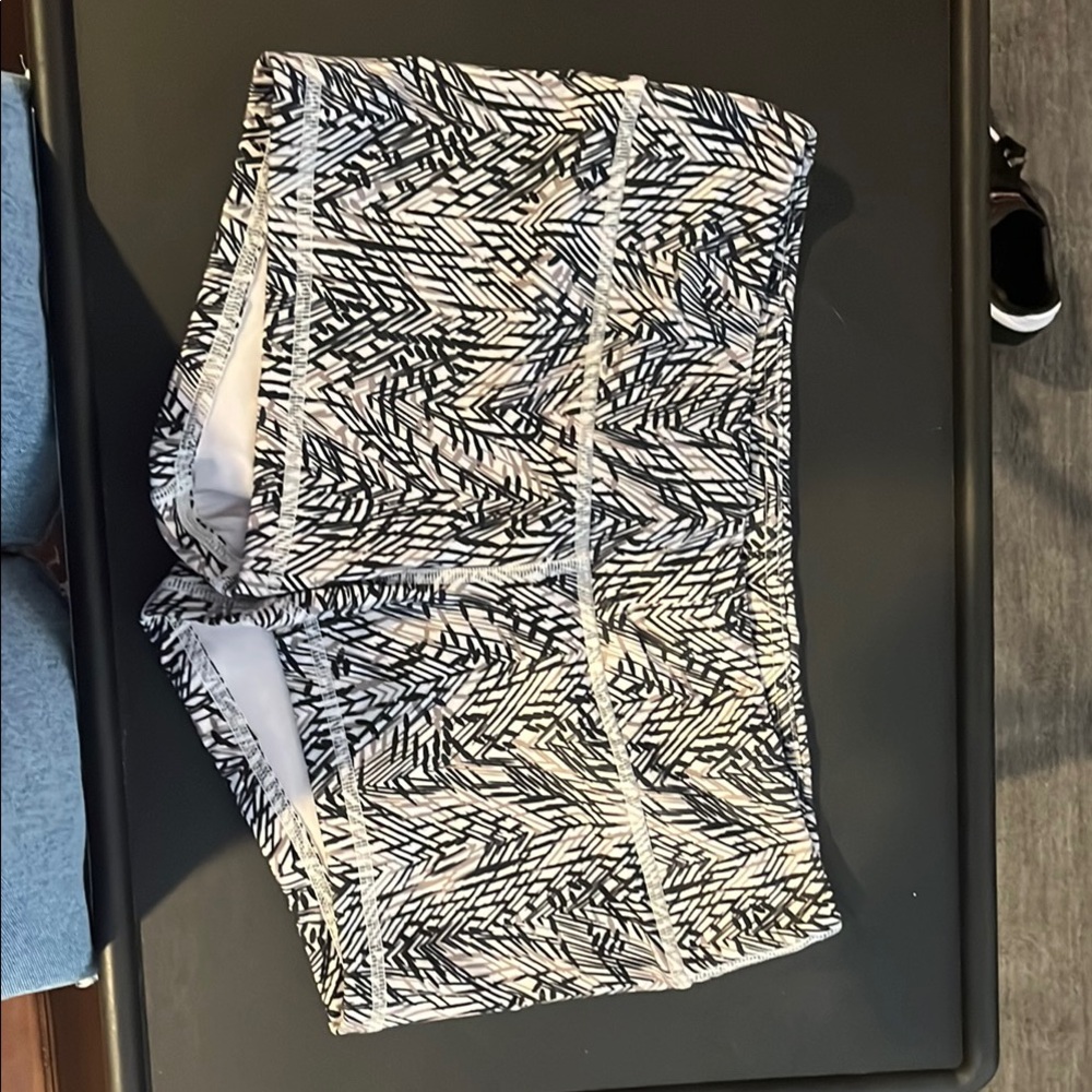 FLEO Black and White Patterned Shorts